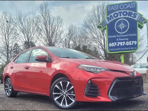 Used 2019 Toyota Corolla XSE image 1