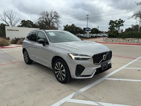 Certified 2025 Volvo XC60 B5 Plus image 7
