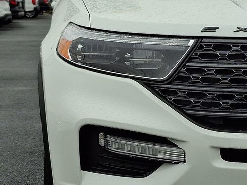 Certified 2024 Ford Explorer XLT w/ Equipment Group 202A image 9
