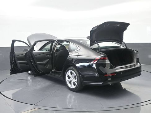 Used 2025 Honda Accord LX image 74