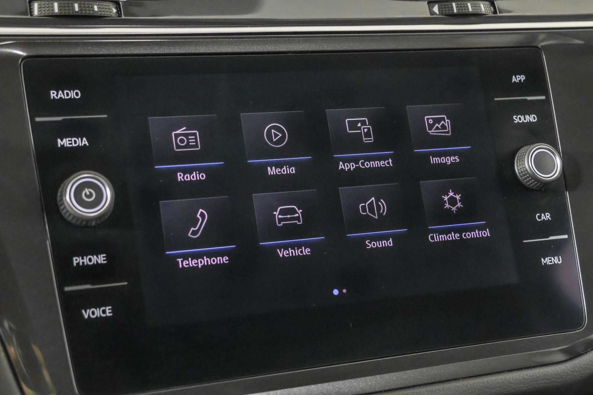 Used 2018 Volkswagen Tiguan SE w/ 3rd Row Seat Package AWD/4WD image 30