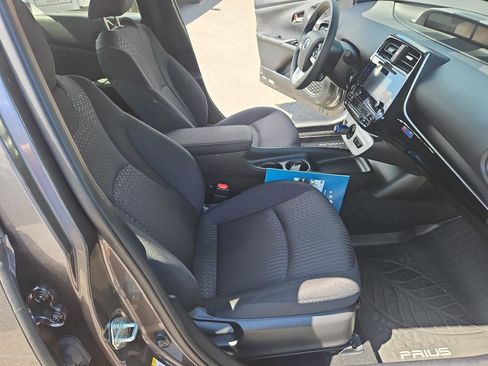 Used 2018 Toyota Prius Two w/ Prius Two Safety Plus Package FWD image 15