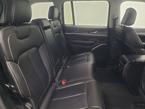 Used 2022 Jeep Grand Cherokee Limited 4xe image 19