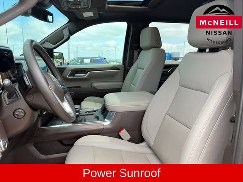 Used 2024 GMC Sierra 1500 SLT w/ SLT Premium Plus Package AWD/4WD image 17