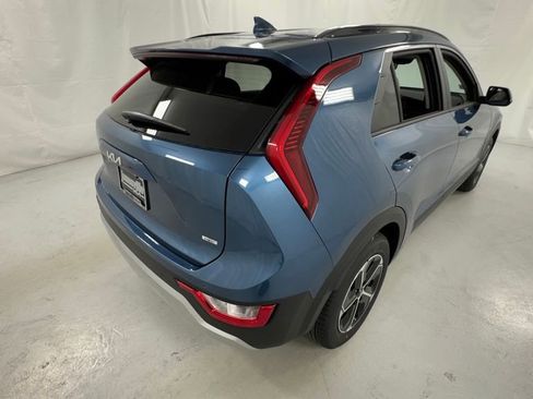 New 2026 Kia Niro EX FWD image 3