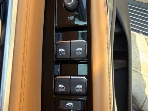 Certified 2024 Jeep Grand Wagoneer L Series III w/ Rear Seat Video Group 1 AWD/4WD image 23