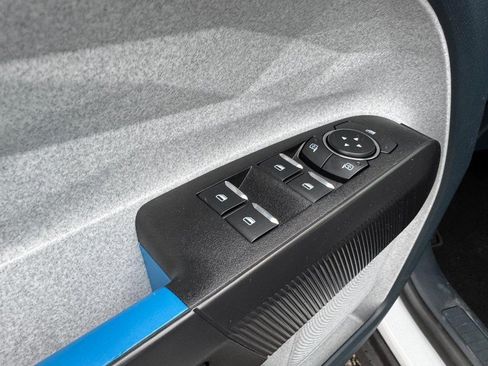 New 2025 Ford Maverick XLT w/ XLT Luxury Package FWD image 18