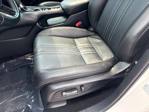Used 2025 Honda HR-V EX-L image 19