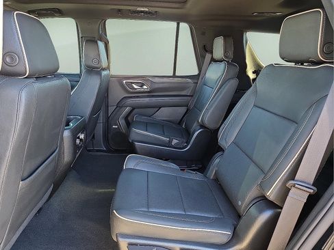 Used 2023 GMC Yukon SLT image 11