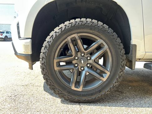 Used 2019 Chevrolet Silverado 1500 RST AWD/4WD image 6