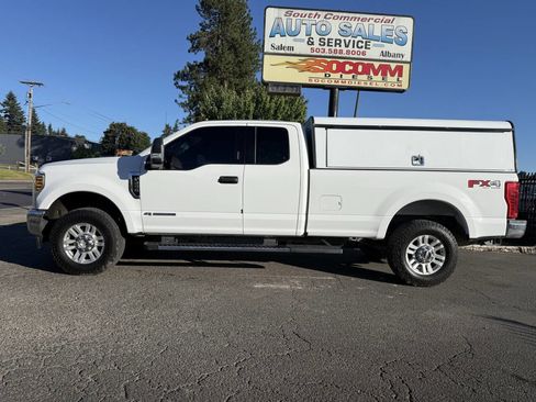 Used 2019 Ford F250 XLT w/ XLT Value Package image 2