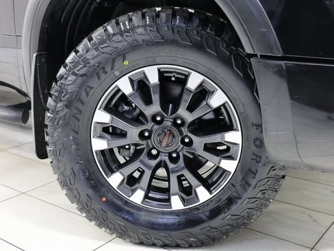 Used 2022 Nissan Titan PRO-4X w/ Pro-4x Convenience Package image 14