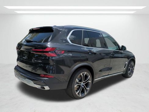 New 2026 BMW X5 xDrive50e w/ Climate Comfort Package AWD/4WD image 4