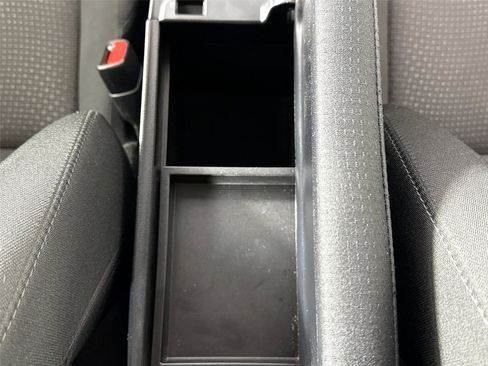 Certified 2022 Toyota Prius LE image 30