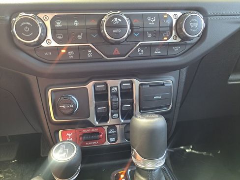 New 2025 Jeep Wrangler Unlimited Rubicon 392 image 11