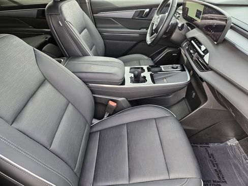 Used 2025 Buick Enclave Sport Touring image 14