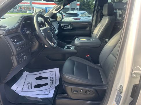 Used 2023 Chevrolet Suburban LT w/ Luxury Package AWD/4WD image 26