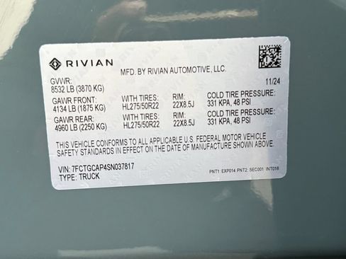 Used 2025 Rivian R1T Premium Tri AWD/4WD image 30
