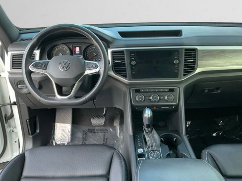 Used 2021 Volkswagen Atlas Cross Sport SE image 10