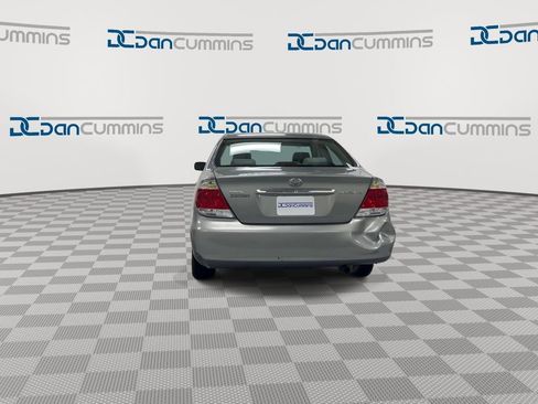 Used 2005 Toyota Camry LE FWD image 7