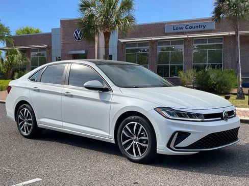 New 2026 Volkswagen Jetta SE image 1