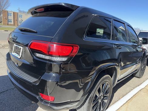 Used 2018 Jeep Grand Cherokee Altitude image 4