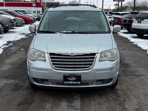 Used 2008 Chrysler Town & Country Touring w/ Flexible Seating Group image 2