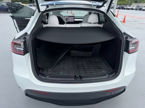 Used 2023 Tesla Model Y Long Range AWD/4WD image 9