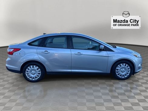 Used 2012 Ford Focus SE image 4
