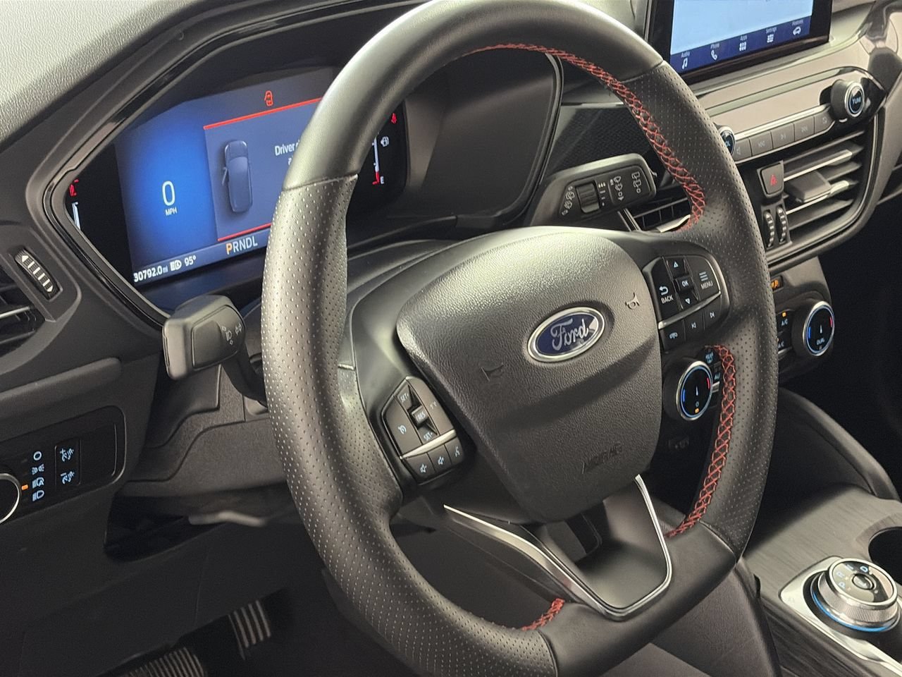 Used 2025 Ford Escape ST-Line AWD/4WD image 13