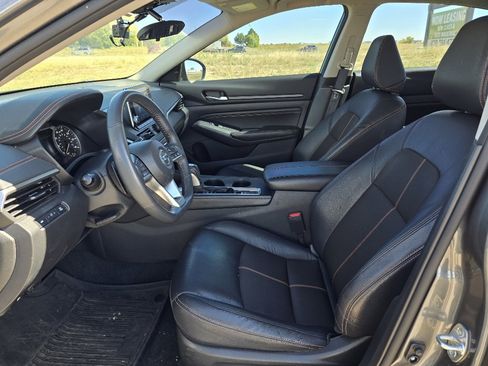 Used 2022 Nissan Altima 2.5 SR image 11
