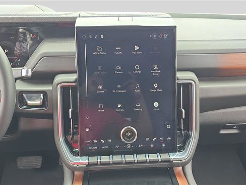 Used 2025 GMC Yukon XL Denali AWD/4WD image 21