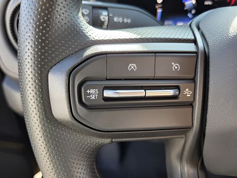 Certified 2023 Chevrolet Colorado Trail Boss w/ Technology Package AWD/4WD image 25