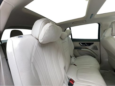 Used 2023 Mercedes-Benz EQS 450+ SUV image 28