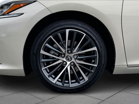 Used 2023 Lexus ES 350 w/ Premium Package image 12