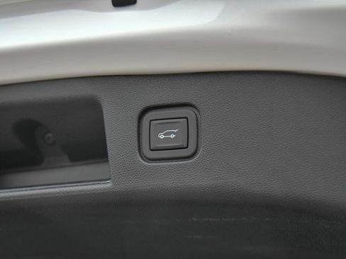 Used 2024 Chevrolet Blazer EV LT AWD/4WD image 47