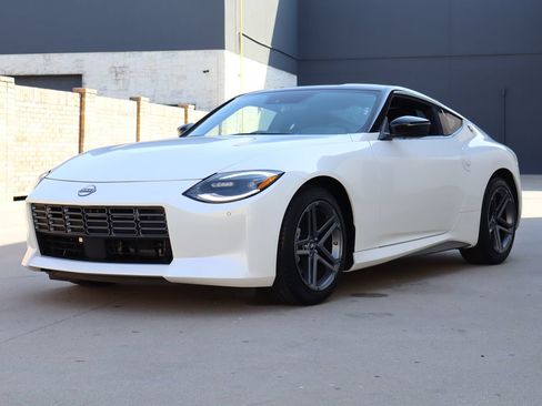 Used 2026 Nissan Z Sport w/ Floor Mat Package RWD image 2