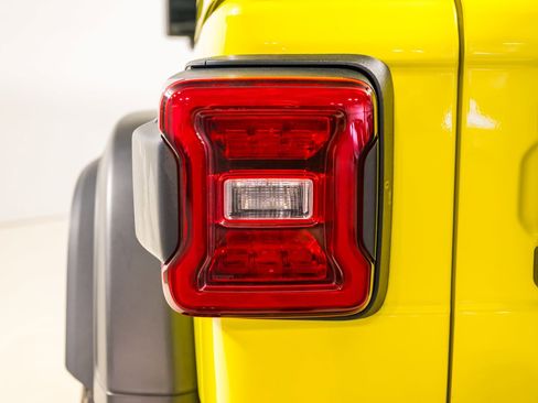 Used 2022 Jeep Wrangler Unlimited Sport image 38