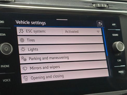 Used 2023 Volkswagen Tiguan SE image 39