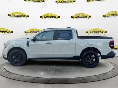 New 2025 Ford Maverick Lariat w/ Black Appearance Package