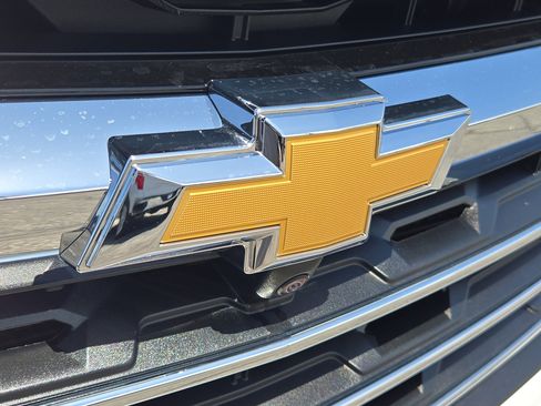 New 2026 Chevrolet Traverse LT FWD image 16