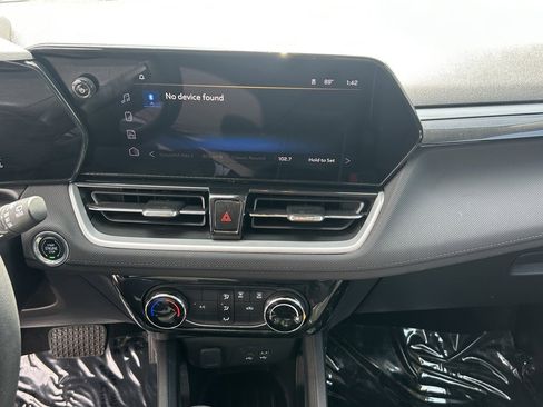 Used 2025 Chevrolet TrailBlazer LT image 13