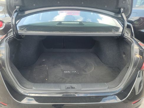 Used 2025 Nissan Sentra SR w/ Midnight Edition image 14