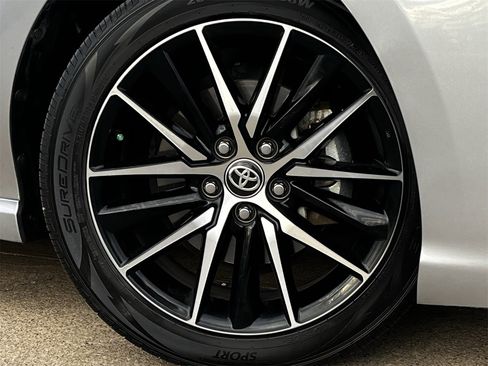 Used 2024 Toyota Camry SE image 28