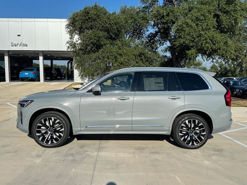 Used 2026 Volvo XC90 B6 Plus w/ Protection Package Premier AWD/4WD image 3