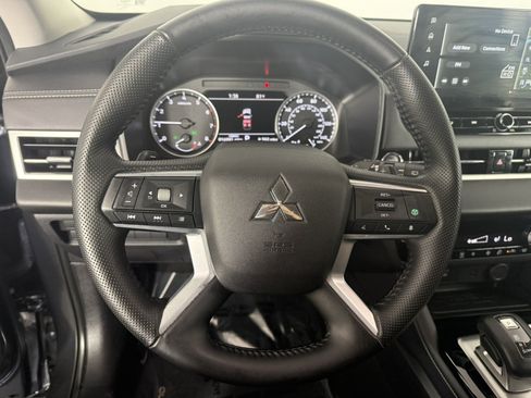 Used 2025 Mitsubishi Outlander SE AWD/4WD image 22