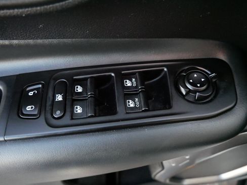 Used 2022 Jeep Renegade Limited image 19