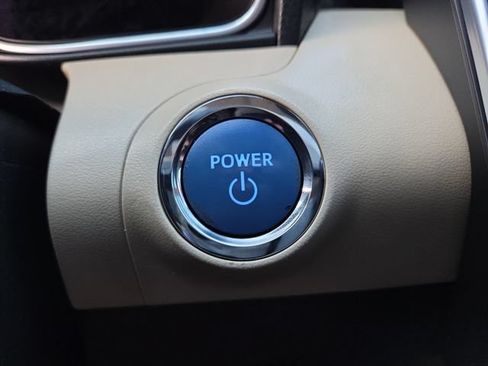 Used 2019 Toyota Avalon Limited FWD image 24
