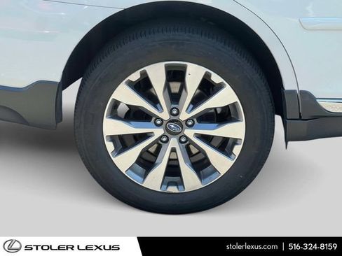 Used 2017 Subaru Outback 2.5i Touring AWD/4WD image 7