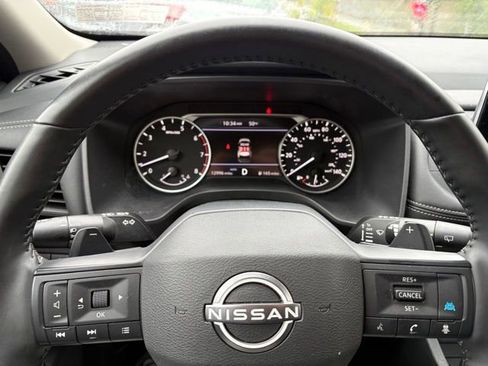 Certified 2025 Nissan Rogue SV AWD/4WD image 16